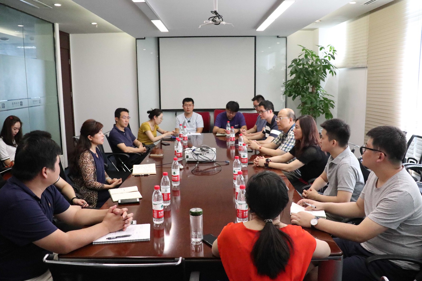 “風(fēng)檣動，龜蛇靜，起宏圖！”——記高陽捷迅武漢分中心正式成立